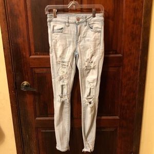 American Eagle Outfitters light blue distressed jeans